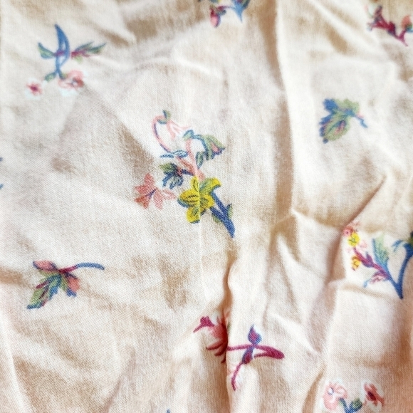 Hollister Light Pink Floral Romper Women's Small S V-Neck Wrap Tie Front Flowy - Picture 8 of 11